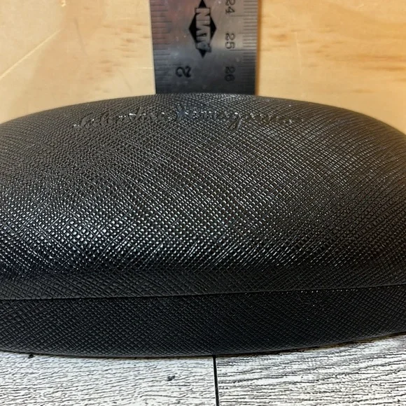 Salvatore Ferragamo Textured Black Eyewear Case - Picture 7 of 9